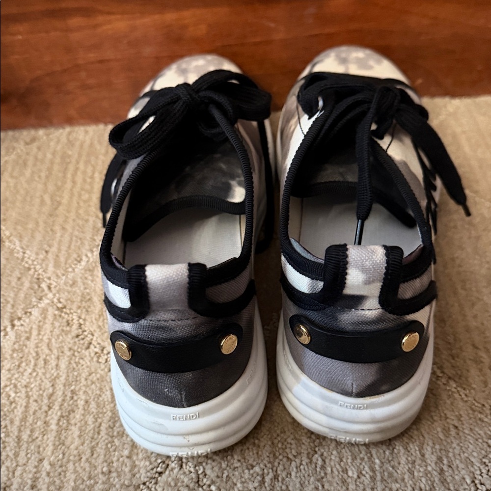 Fendi Monochrome Lace-Up Sneakers - Picture 4 of 4